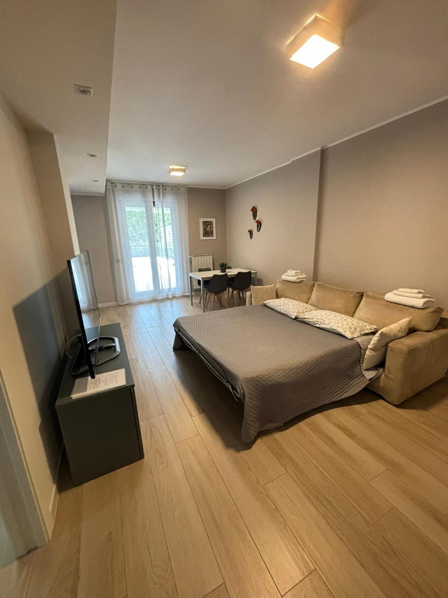 Parco Verde Apartment Барі Екстер'єр фото